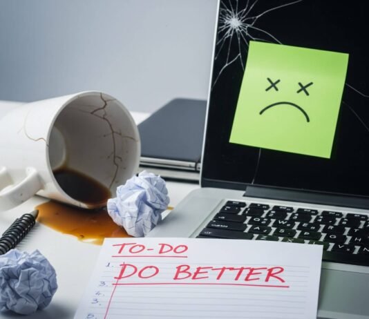 Work Motivation vs. Burnout: Spot the Difference Hustle & Heartbreak: A Messy Desk Story